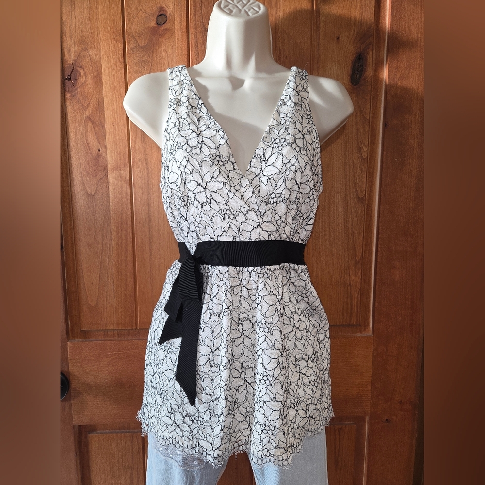 White House/Black Market Chic‎ Black and White Lace Blouse